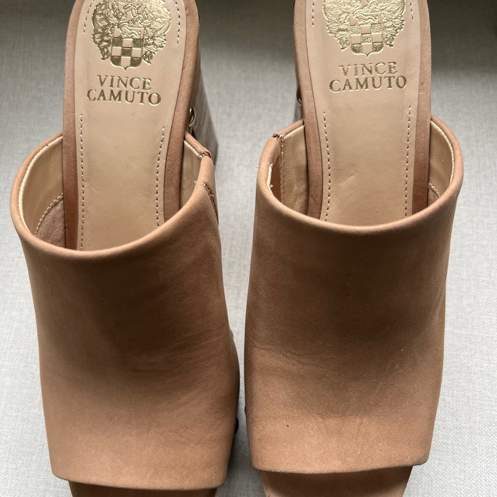 Vince Camuto Women's Tan Leather Mule Sandals